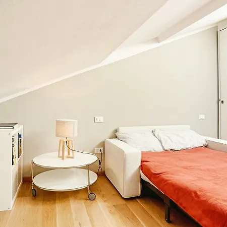 Апартаменты Modern Japanese Flat With Terrace