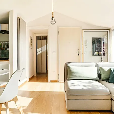 Modern Japanese Flat With Terrace Daire *